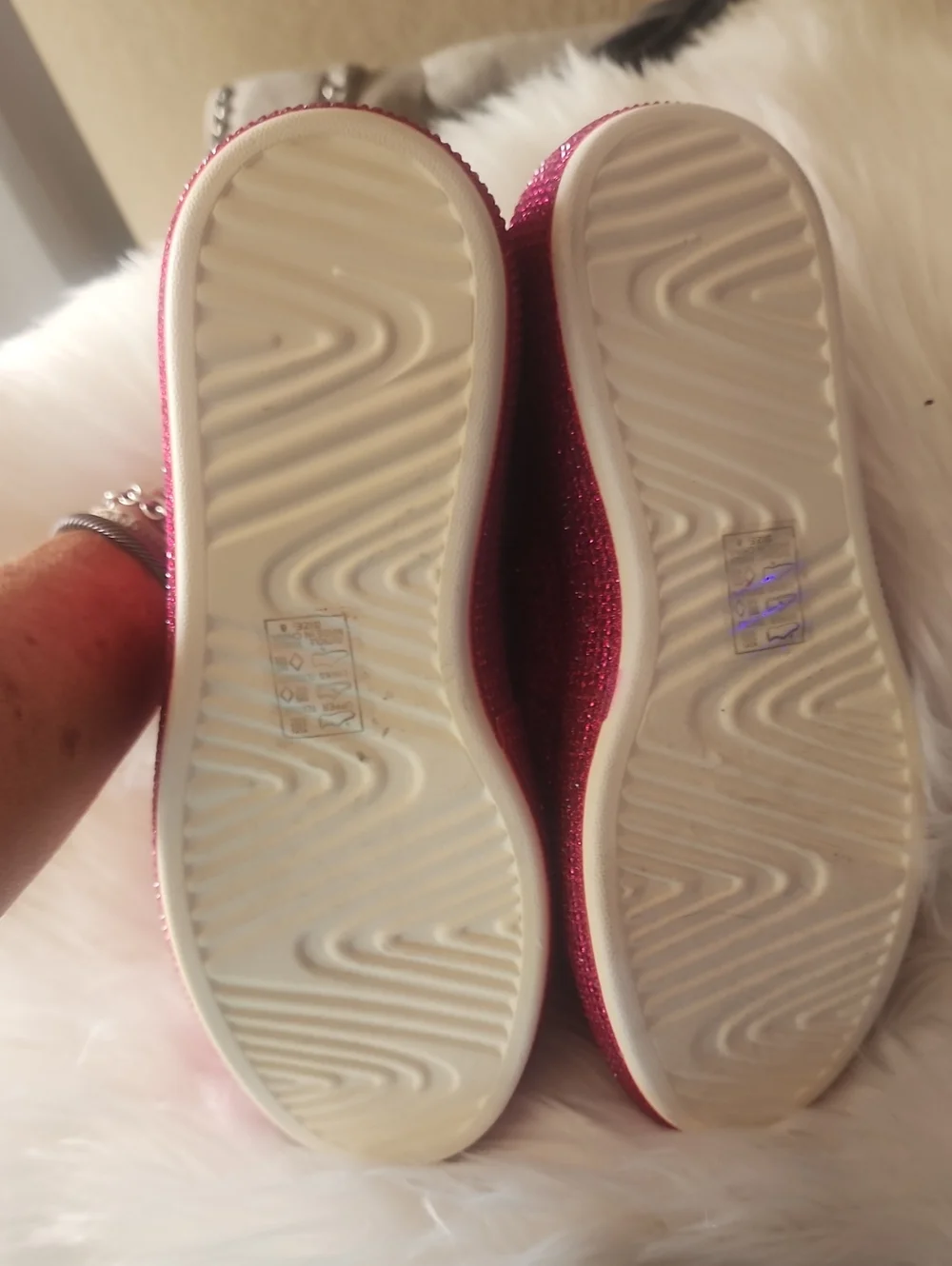 ♥️BRAND NEW AZALEA WANG Sparkling Fuchsia Platform Sneakers!!!